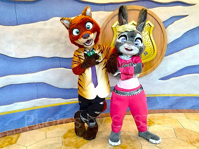 ズートピアエリアで会えるニック＆ジュディ(ハロウィン限定のガゼルコンサート衣装)