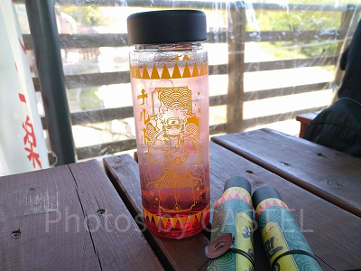 ニジゲンノモリ「NARUTO＆BORUTO 忍里」ナルトのドリンクボトル