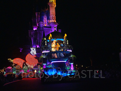 アラジン＆ジャスミンのフロート前のダンサーは不在