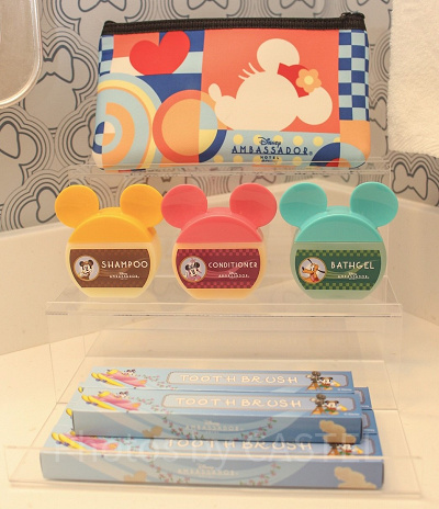 ディズニーアンバサダーホテルのキャラクタールームのオリジナルポーチ