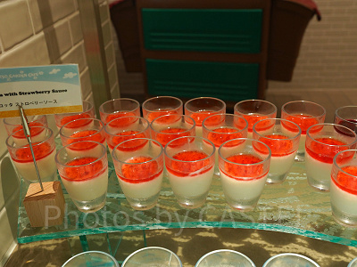 パンナコッタ ストロベリーソース