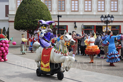 パレード「エスパーニャカーニバル”アデランテ”」