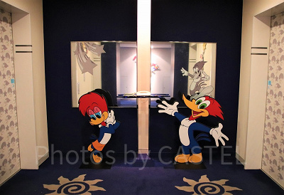 パークの人気者ウッディー・ウッドペッカーとウィニ-・ウッドペッカー