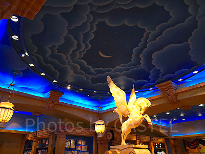 ペガサスも印象に残りますね。夜空を飛び回っているかのようです。