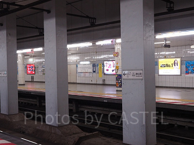 日比谷線神谷町駅のホーム