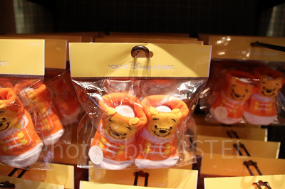 プーさんのかわいいベビーソックス