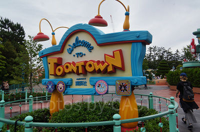 家族連れに人気のアトラクションは朝一か夕方に！