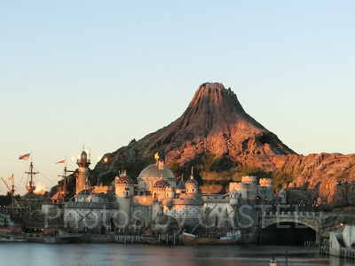 宿泊者しか見れない早朝のプロメテウス火山