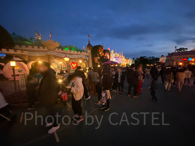 クイーン・オブ・ハートのバンケットホール（2022年4月2日18時30分ごろ撮影）