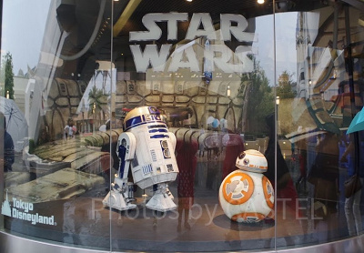 スターツアーズのQライン】スター・ウォーズの世界へ！スタンバイ列に