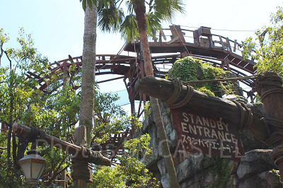 レイジング・スピリッツは人気のアトラクション