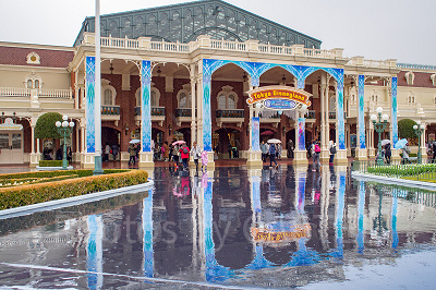 雨の日限定反射写真