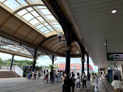 舞浜駅からディズニーランドの入口へのルート