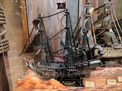 上海ディズニーカリブの海賊グッズ：ブラックパール号3Dフィギュア