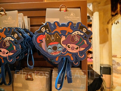 上海ディズニーカリブの海賊グッズ：海賊スティッチ＆エンジェルのパスケース