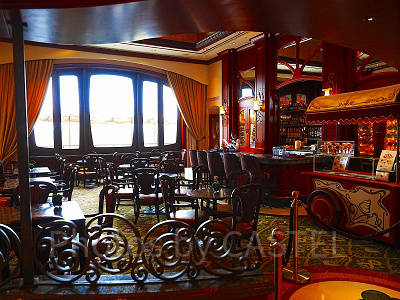 上海ディズニーランドホテル：バッカスラウンジ