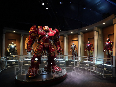 上海ディズニーのマーベルエリア「マーベルユニバース」:歴代アイアンスーツの展示