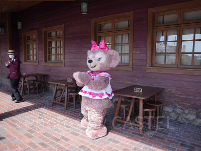 シェリーメイは屋根の下に登場！