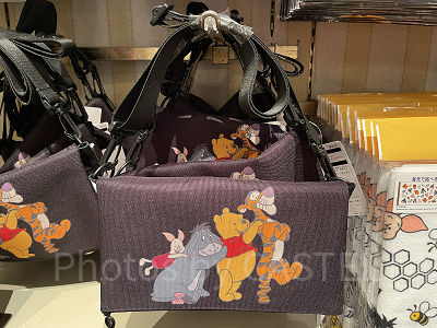 ショルダーバッグ（くまのプーさんべスティーズグッズ）