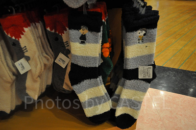 スヌーピー＆フレンズ　メンズルームソックス