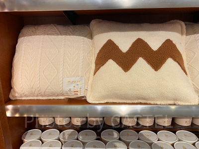 スヌーピーのニットクッション