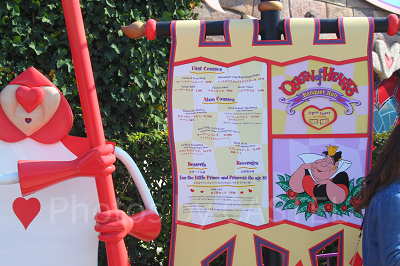 トランプの兵隊がお出迎え♡