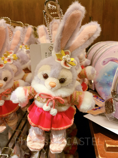 ステラ・ルーぬいぐるみバッジ（カラー・オブ・クリスマス）