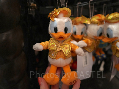 ディズニー40周年グッズ102点！記念コスチュームを着たミッキーたちの