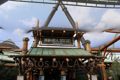 調査兵団の食堂　入口