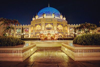 夜のアラビアンコーストは神秘的です