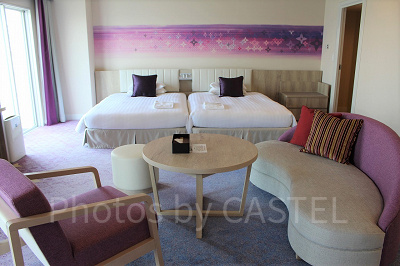 ベッドは高級ベッドブランドのシモンズ社製