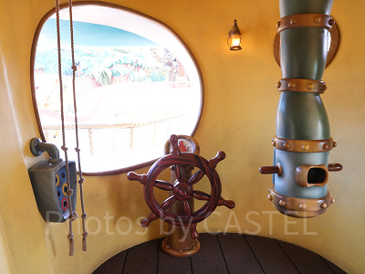 2階の操縦室　ワクワクする仕掛けがいっぱいです