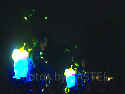 トイ・ストーリーの後ろのダンサー