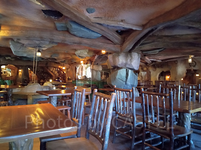 レストランは10時～11時台がおすすめ！