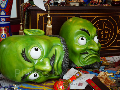 にせの館長室には「かしら」もいます