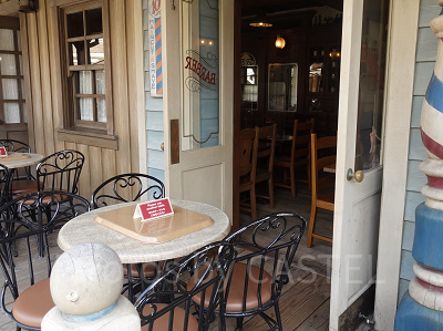 天気の良い日はテラス席も