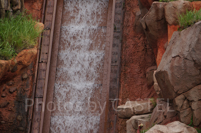 この水は23時にストップします