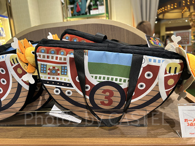 サウザンドサニー号ポータブルクッション（ワンピースグッズ2025）