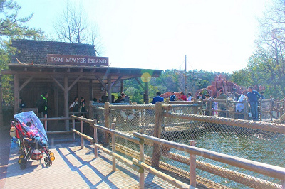 トムソーヤ島いかだ