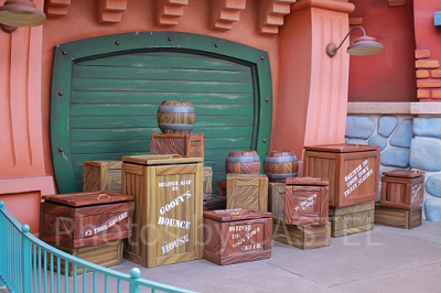 トゥーンタウンの木箱。音が鳴る仕掛けなのですが…