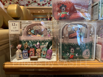 チョコレートが入ったトート、緑の面は35周年のロゴ入り