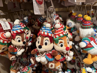 トイズワンダラスクリスマス チップ&デールぬいぐるみバッジセット(クリスマスグッズ2025)