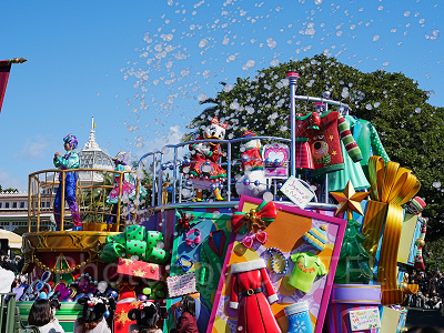トイズ・ワンダラス・クリスマス！のフロート停止時の演出