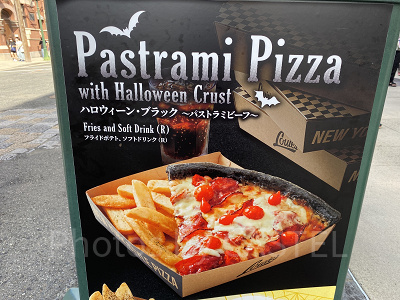 ユニバハロウィン&秋フード2022:ハロウィーン・ブラック ~パストラミビーフ~