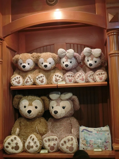 上Sサイズ下Mサイズのダッフィーとシェリーメイ