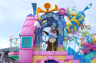 うさたま大脱走！のフロート①マックス・チップ＆デール