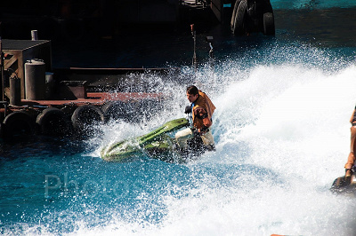 USJアトラクション：ウォーターワールド水上バイク