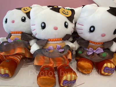 ユニバハロウィン2022グッズ：ハローキティぬいぐるみ| キャステル