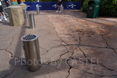 USJの喫煙所：ロストワールドレストラン入口の左隣