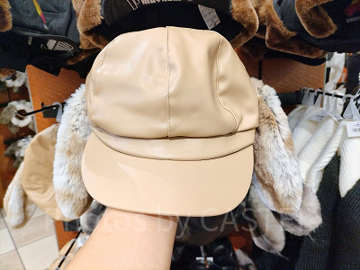 USJ冬グッズ:スヌーピーの耳付きレザー帽(ベージュ)